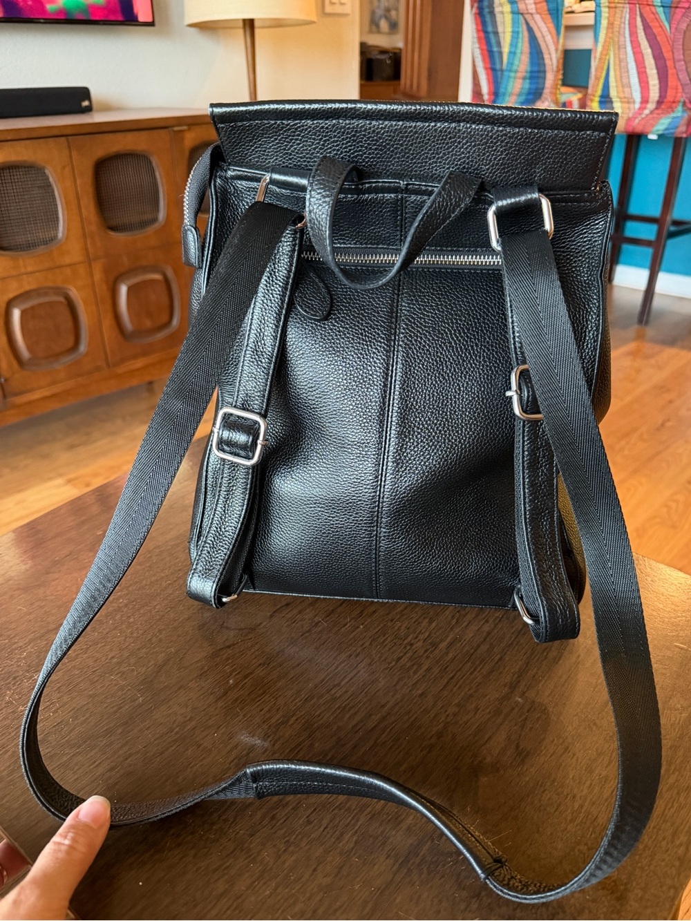 👉🏼LIKE NEW👈🏼 Gorgeous Black Heshe Leather Backpack Crossbody Shoulder Purse - Picture 2 of 8